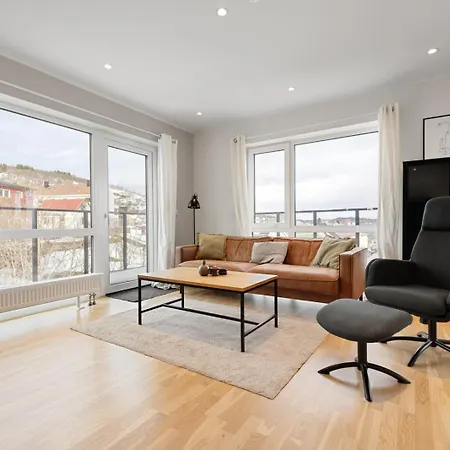 公寓 Modern Penthouse With Views In *