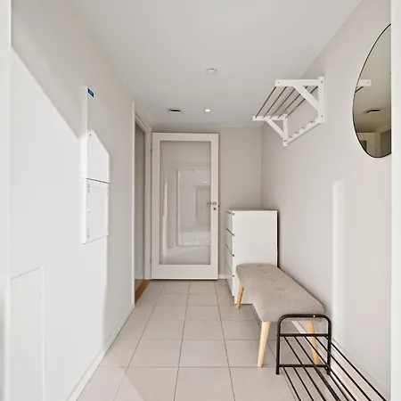 Modern Penthouse With Views In דירה