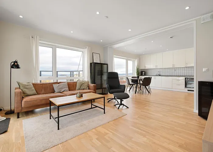 Modern Penthouse With Views In *