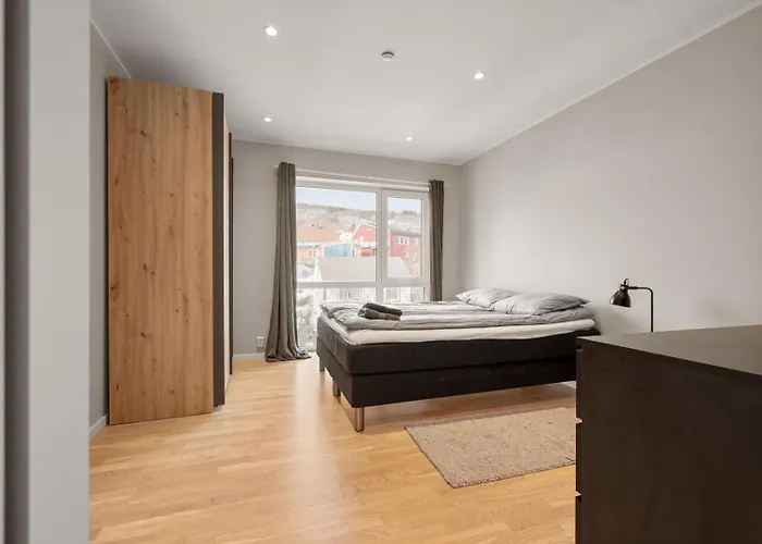 Modern Penthouse With Views In