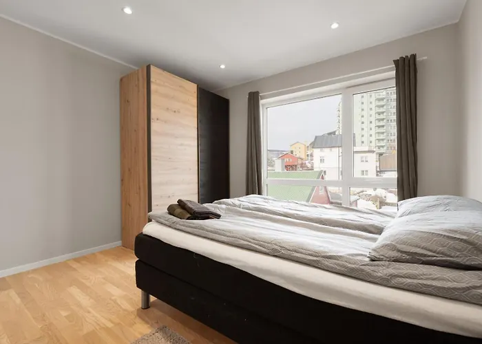 Modern Penthouse With Views In 哈尔斯塔